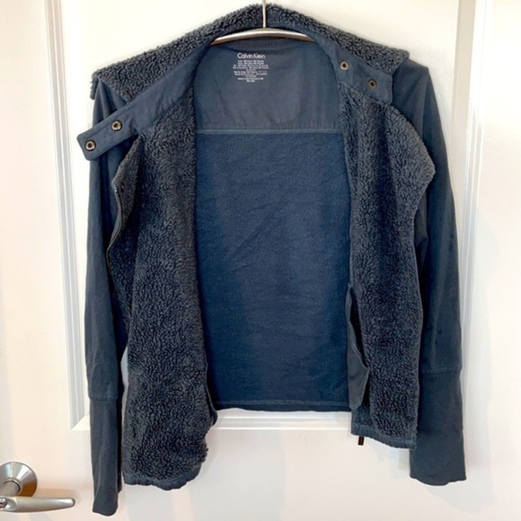 CALVIN KLEIN | Women’s Dark Gray Full Zip Fuzzy Collared Lightweight Jacket, Med - Picture 8 of 9